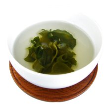 他の写真1: 【送料無料】めかぶ茶7０ｇ ３袋  簡単 お湯を注げば出来上がり！ 玉子スープ暑い時の塩分補給にも 