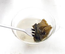 他の写真3: 【送料無料】めかぶ茶６０ｇ ５袋  簡単 お湯を注げば出来上がり！ 玉子スープ暑い時の塩分補給にも 