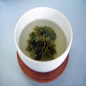 画像3: めかぶ茶６０ｇ   めかぶ茶を独自のブレンドで飲みやすく味付け。お湯を注ぐだけで簡単に食物繊維・フコイダンを含む健康茶