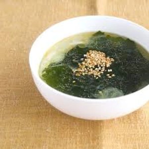 画像3: 隠岐の島産 湯通し塩蔵わかめ500ｇアルミチャック袋入り　塩抜き後使用して下さい
