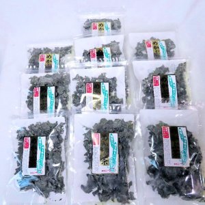 画像1: 【送料無料】めかぶ茶6０ｇ １０袋 約２00杯分   めかぶ茶を独自のブレンドで飲みやすく味付け。お湯を注ぐだけで簡単に食物繊維・フコイダンを含む健康茶