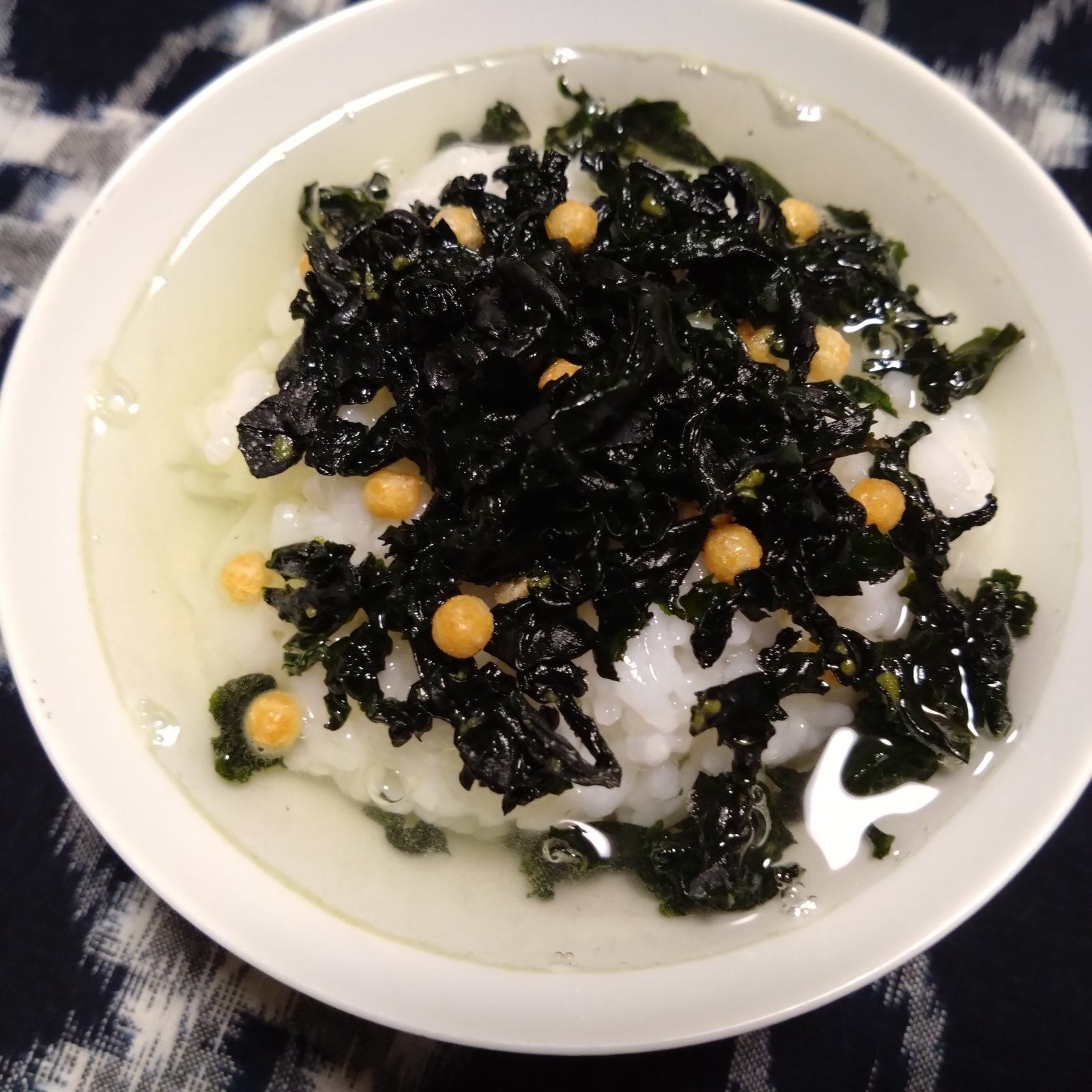 画像3: わかめ茶漬け ７０ｇ 味彩海道 抹茶のほのかな香りと、出汁が美味しいお茶漬け　